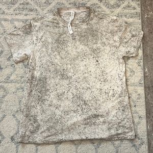 Lululemon shirt size 4